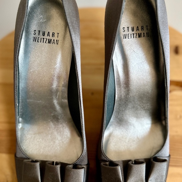 NIB Stuart Weitzman Gigiritz Open Toe Pump Size 6.5 Slate Gray Satin BRAND NEW - Picture 6 of 7